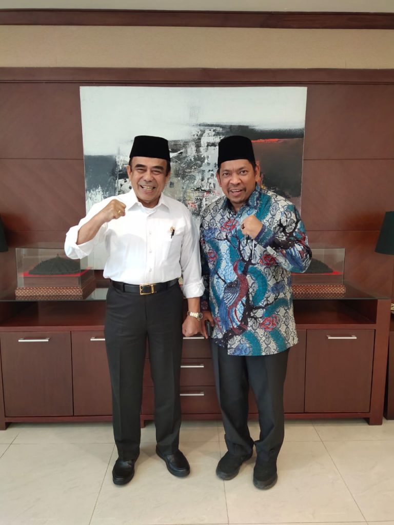 MODERASI VS RADIKALISME:  Pengokohan Identitas Keberagamaan Kita di Indonesia