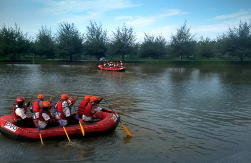 Peringari Hari Kesiapsiagaan Bencana, ACT Sumut Melatih Relawan MRI di Taman Air Percut
