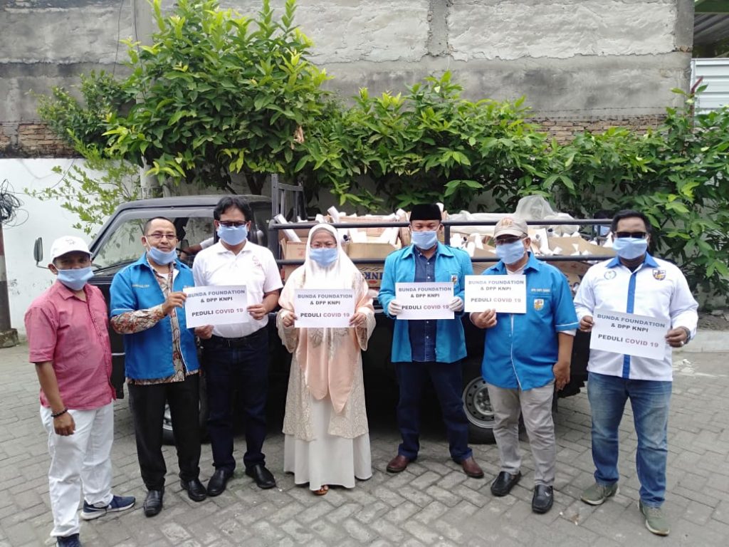 Lawan Covid-19, DPP KNPI & Bunda Foundation Bagikan Ribuan Sembako ke Masyarakat