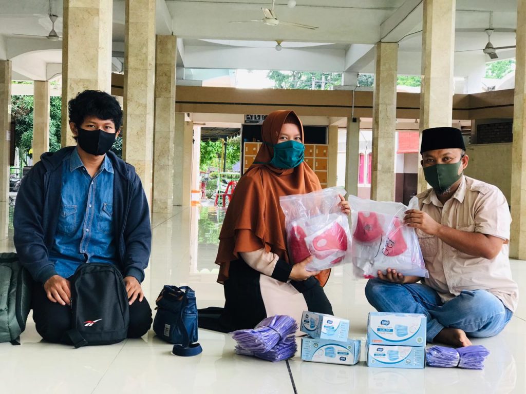 Program Sejuta Masker, Waketum DPP KNPI Bagikan 500 Masker Ke IPM Sumut