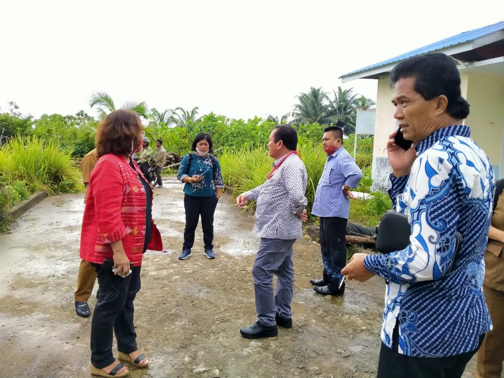 Warga Ture Zo’uliho Nias Utara Mengadukan Buruknya Infrastruktur ke Anggota Fraksi PDIP