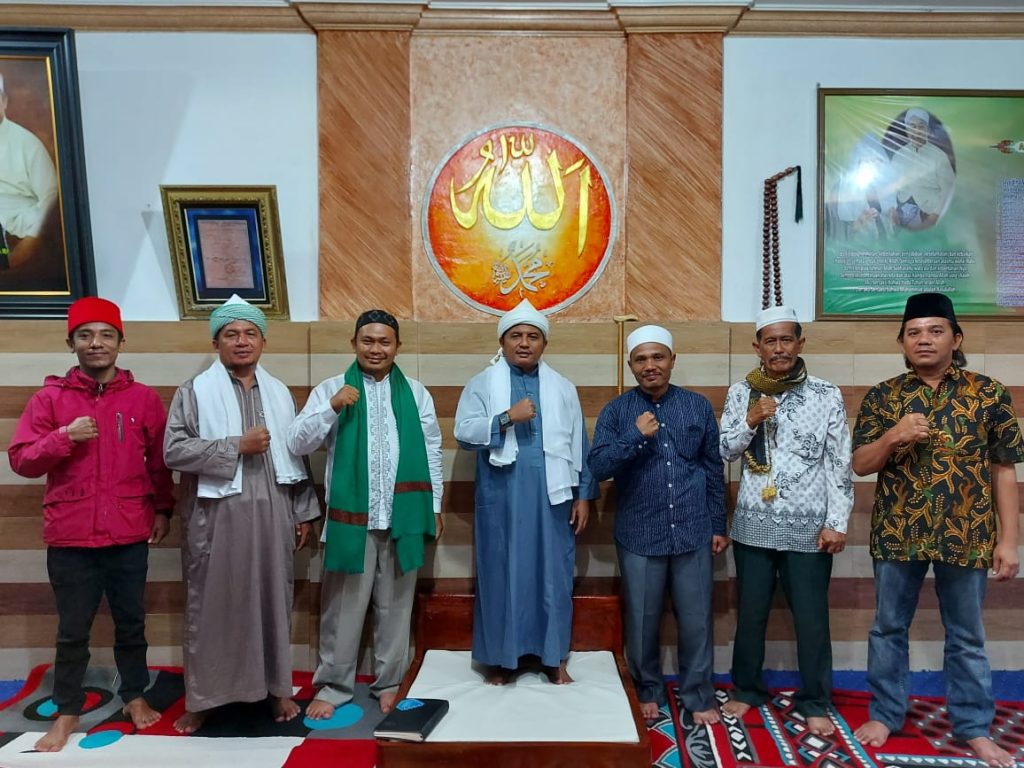 Silaturrahim ke TGB : Tim Ustadz Pemenangan Dr Haji Anton Achmad Saragih Minta Doa Restu