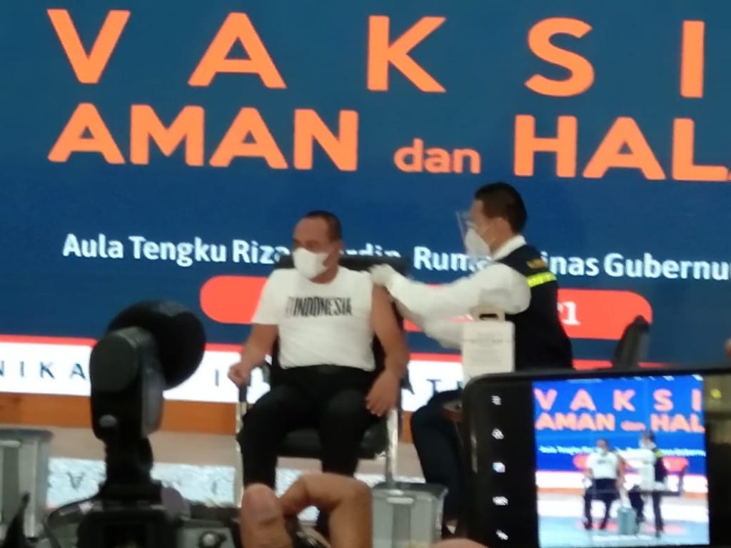 Pertama Disuntik Vaksin Covid-19 di Sumut, Gubernur Edy Penuhi Janjinya