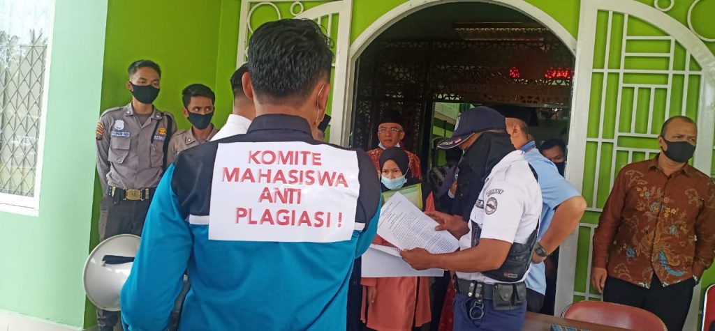Mahasiswa Geruduk Biro Rektor UINSU, Senat Didesak Bentuk Tim Investigasi Plagiasi Oknum Rektor