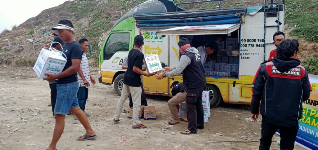 ACT Sumut Distribusikan Paket Pangan Untuk Pemulung TPA Marelan Jelang Ramadhan