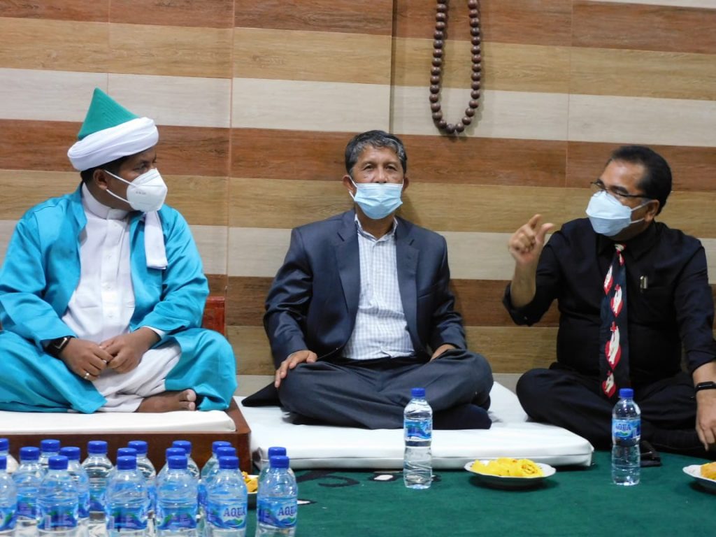Ephorus HKI Silaturrahmi ke Tuan Guru Batak