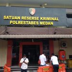 Penyiram air keras