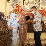 bantu kaki palsu
