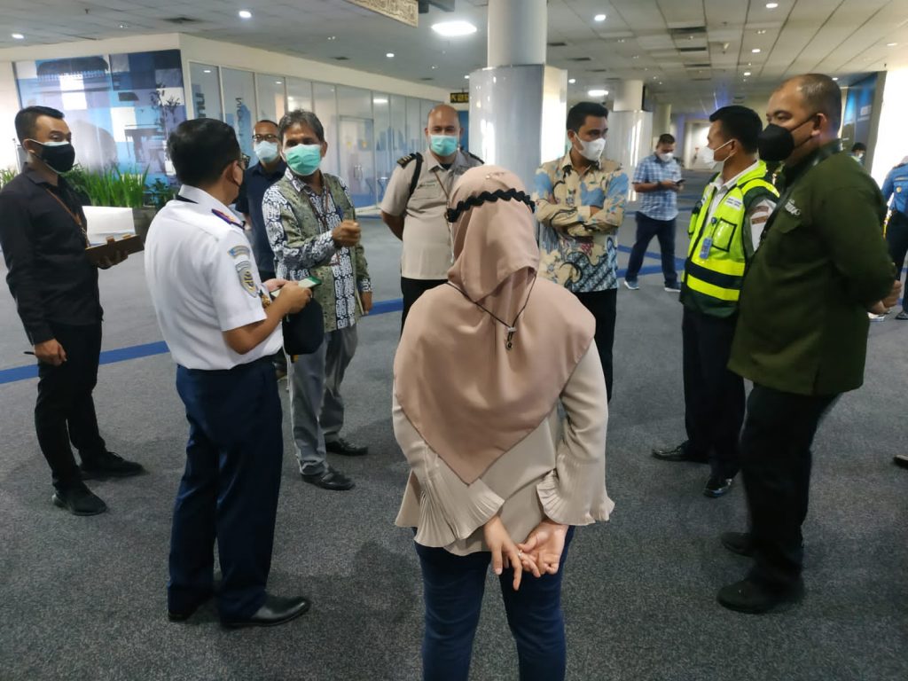 Diskriminasi Syarat Terbang, Penumpang Wajib PCR Sedang Kru Cukup Antigen
