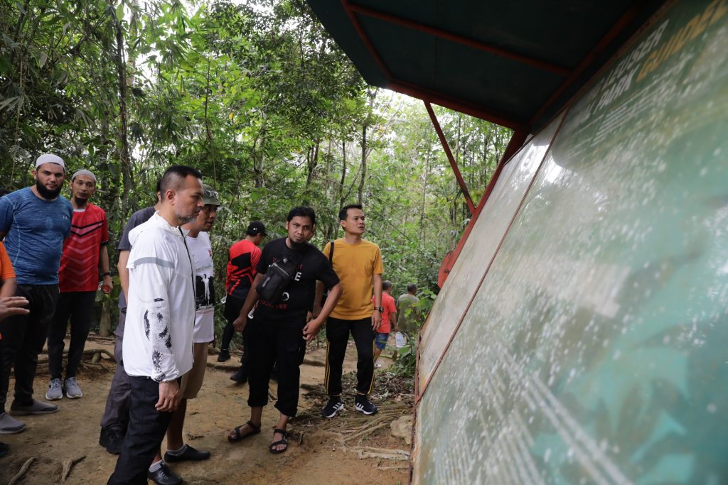 Tinjau Lokasi Rehabilitasi dan Feeding Orang Utan di Bukit Lawang, Musa Rajekshah: Segera Kita Aktifkan Kembali