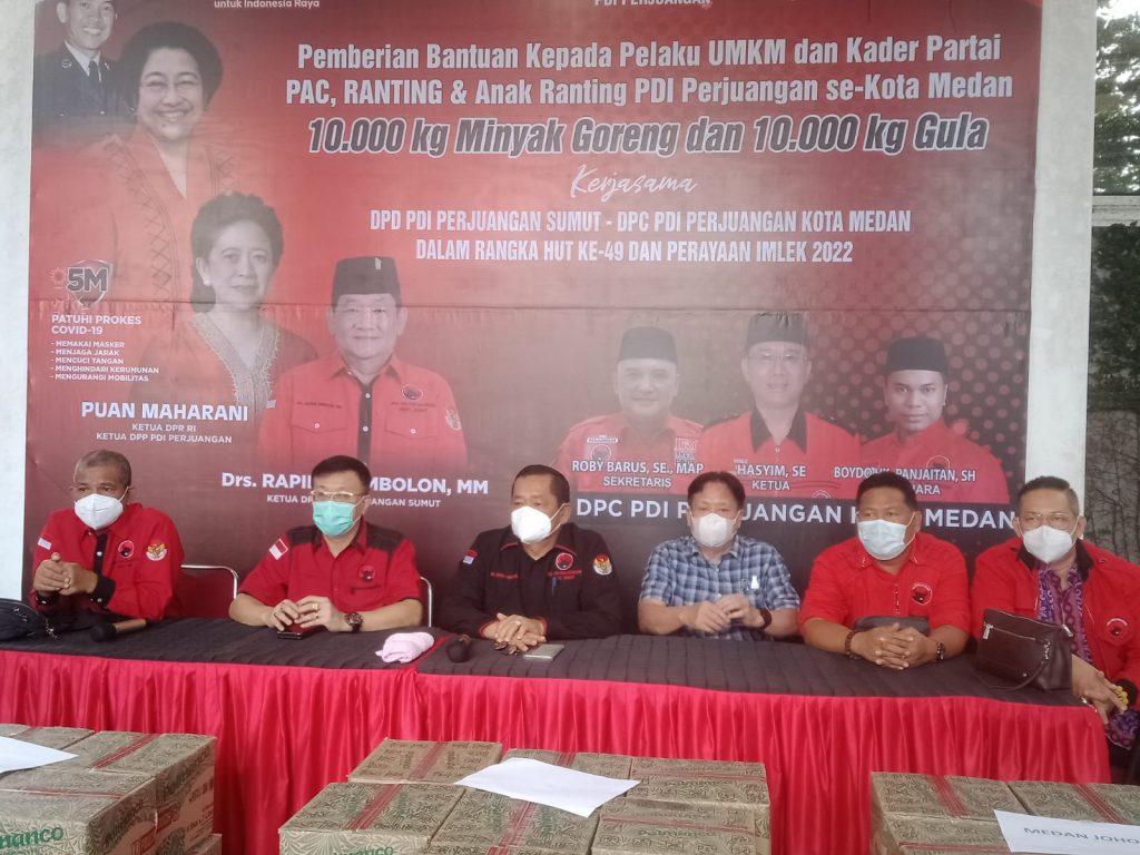Ringankan Beban Masyarakat, PDI Perjuangan Sumut Bagikan 10 Ribu Kg Minyak Goreng dan Gula Pasir