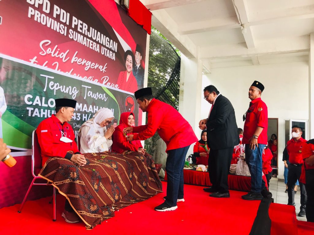 DPD PDI Perjuangan Tepung Tawari Pengurus yang Naik Haji