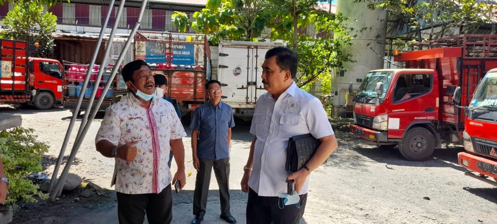 Diduga Banyak Dioplos, Anggota DPR Hendrik Sitompul Sidak Agen dan Pangkalan LPG Subsidi di Medan