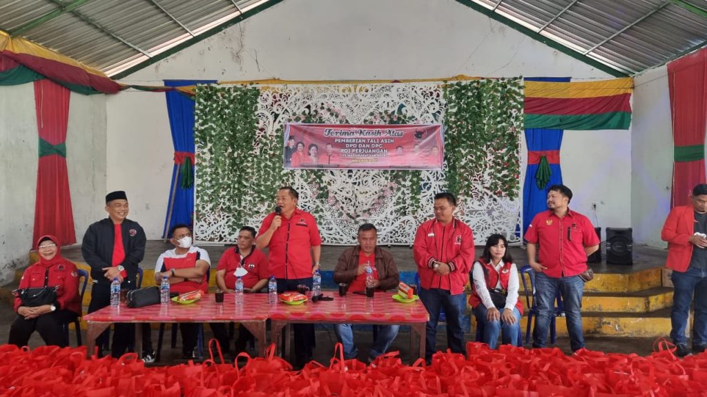 Rapidin Gelontorkan Ribuan Paket Sembako ke Dairi Lewat Program PDIP Menyapa