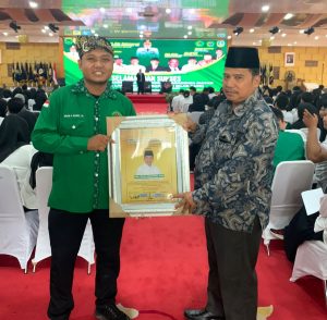Terima penghargaan