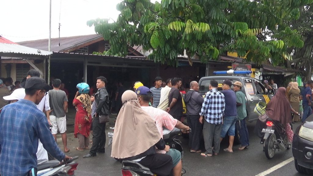 Ditikam Mantan Suami Kekasih, Karyawan HKI Rubuh Bersimbah Darah