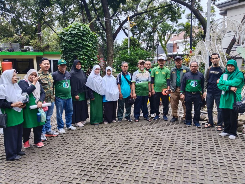 Senator H Muhammad Nuh Hadiri Jalan Sehat MD KAHMI Medan dan PW PERSIS Sumut