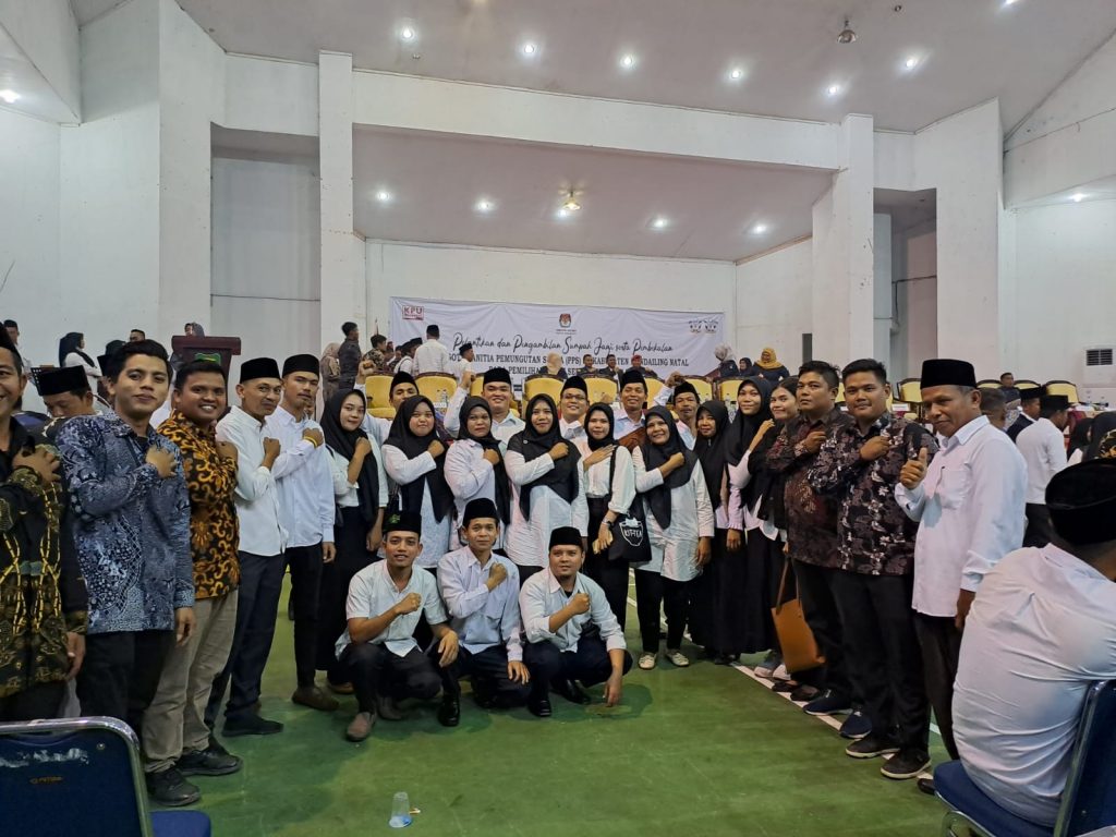 KPU Madina Lantik 1.212 Anggota PPS Pemilu 2024