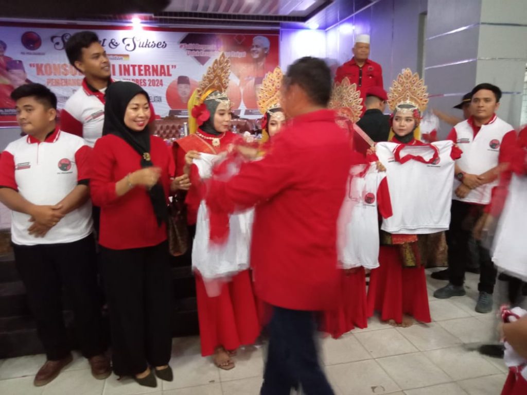 Konsolidasi Mesin Partai, Rapidin Simbolon Bakar Semangat Kader di Labuhanbatu Raya