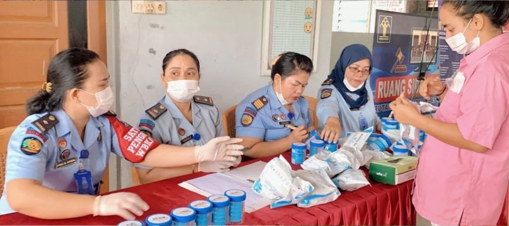 50 Warga Binaan Rutan Perempuan Medan Kanwil Kumham Sumut di Tes Urin