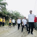 Tinjau Jalan Rusak