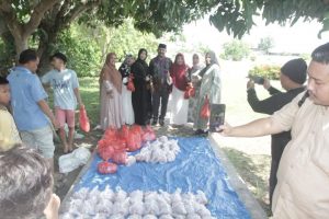Pemberian bantuan daging kurban