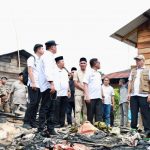 Kunjungi korban kebakaran