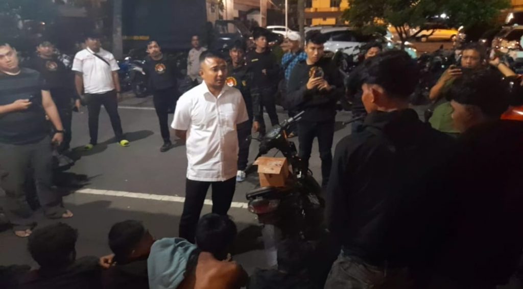 Bilal Masjid Disabet Parang, 10 Anggota Geng Motor Begal Bersenjata Ditangkap