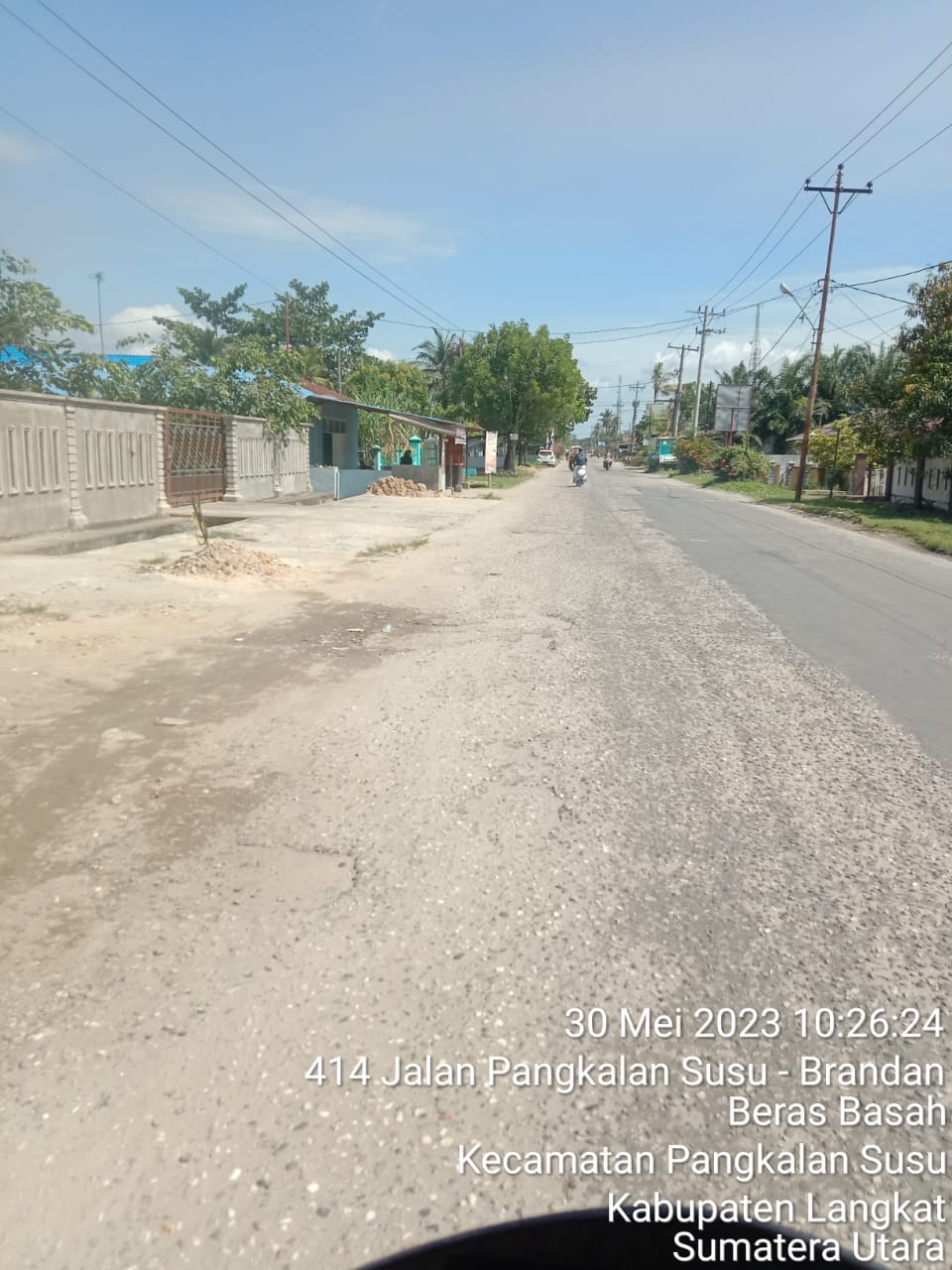 Jalan rusak