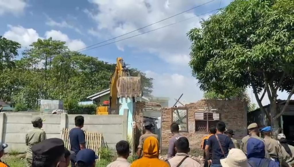 Penertiban Lahan HGU PTPN 2 Desa Sampali Berlanjut, Tiga Rumah Warga Dirubuhkan