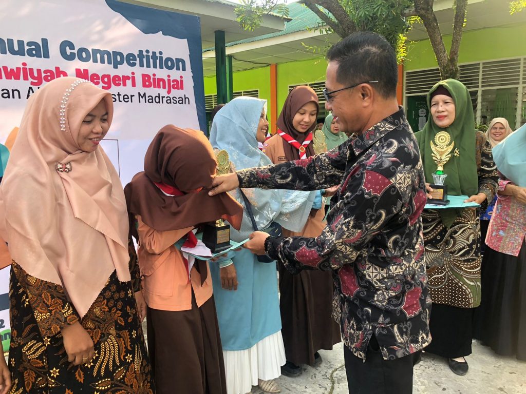 OSIM MTsN Binjai Gelar Lomba Annual Competition