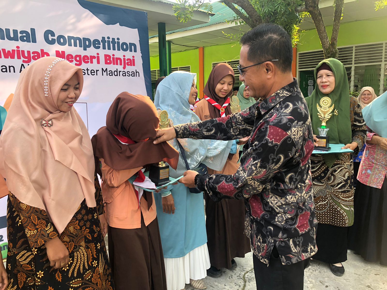OSIM MTsN Binjai Gelar Lomba Annual Competition