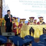 Hadiri wisuda UNPAB