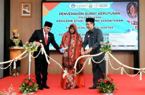 Resmikan FK Institut Kesehatan Helvetia