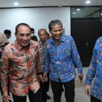 Serahkan hibah aset