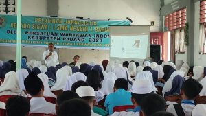 PWI Padanglawas Beri Pelatihan Jurnalistik pada 300 Siswa SMAN 1 Barumun