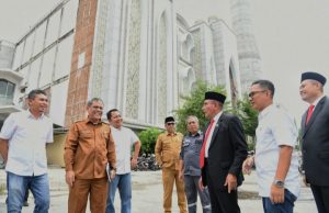 Tinjau Pembangunan Masjid Agung