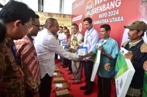Edy Rahmayadi Bantu 20.400 Pekerja Rentan dapat Jaminan Sosial Ketenagakerjaan
