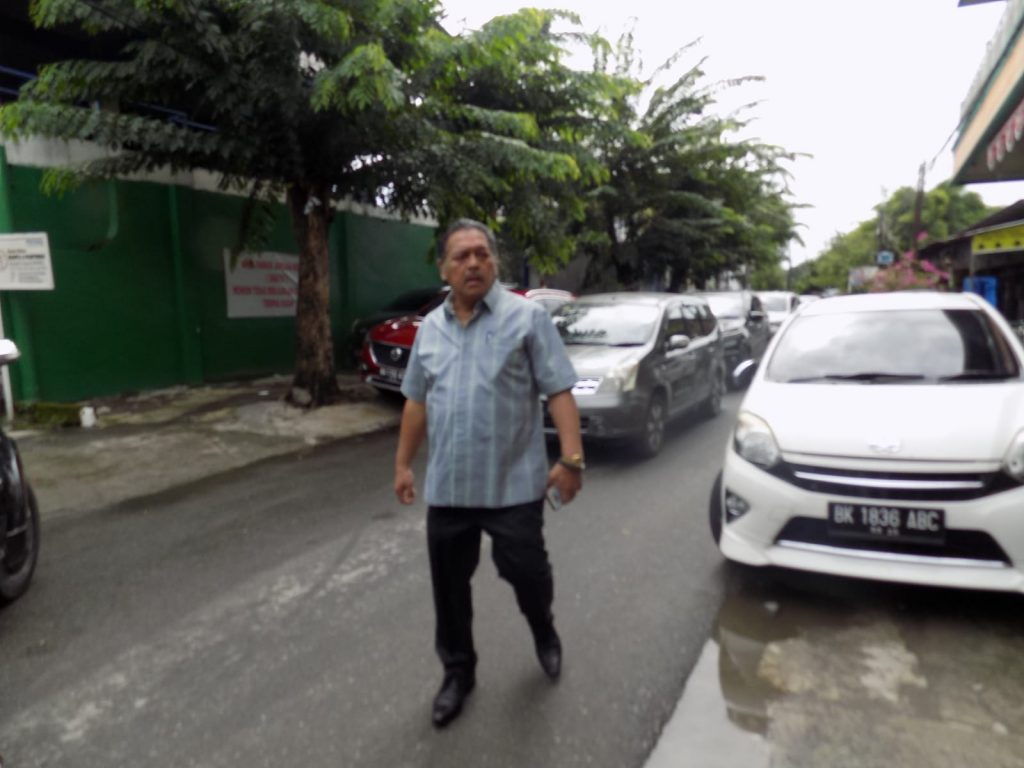 Acara Pesta Bikin Macet Jalan, dr Tuahman Purba Turun Tangan Urai Kemacetan