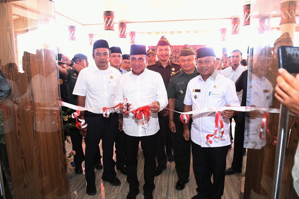 Resmikan Kantor Bupati Padanglawas, Gubernur Edy Sampaikan Permohonan Maaf pada Masyarakat