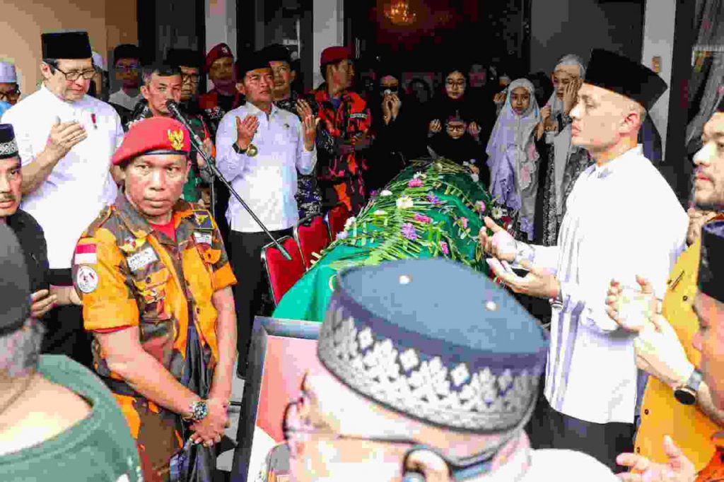 Pj Gubernur Sumut Doakan dan Lepas Keberangkatan Jenazah Kodrat Shah