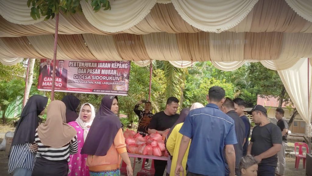 Relawan Squad Ganjar Gelar Pasar Murah dan Jaran Kepang di Labuhanbatu