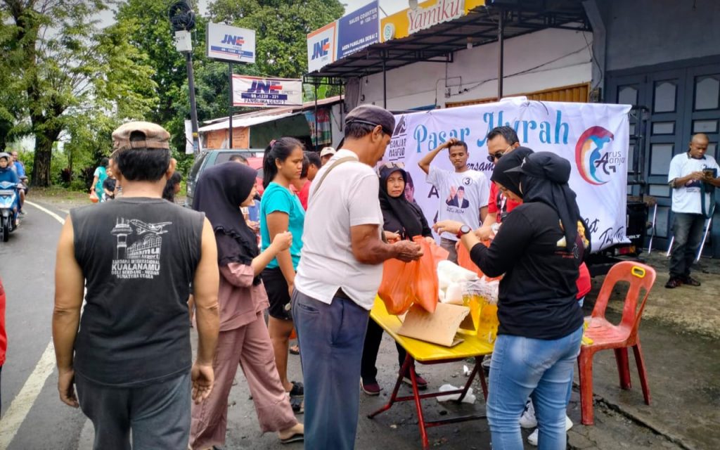 Relawan Arus Gnbjar Sumut Gelar Pasar Murah di 5 Titik Kota Medan