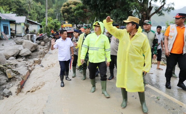 Tinjau Lokasi Banjir Bandang