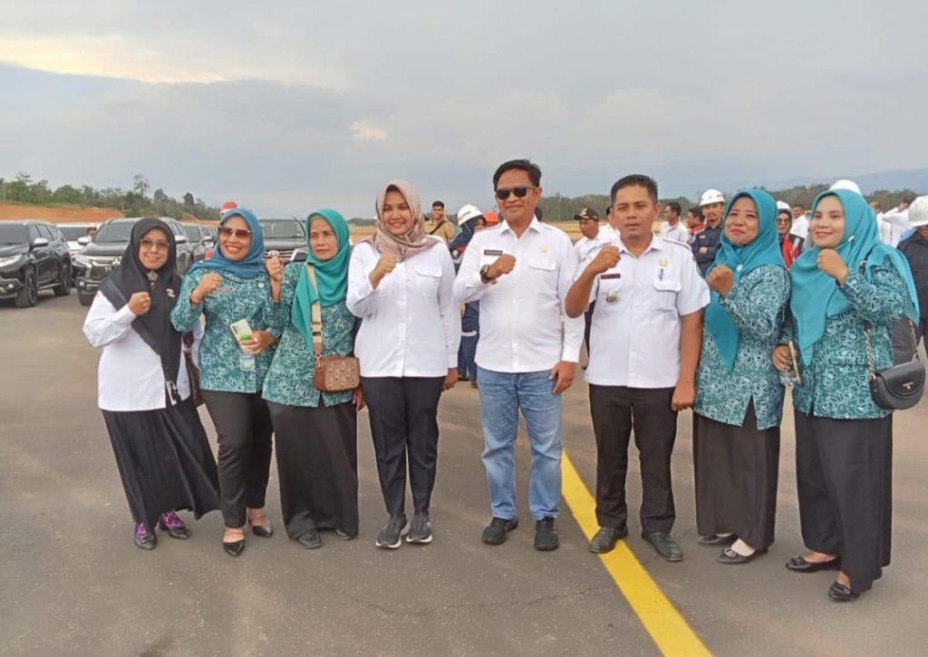 Camat Bukit Malintang Turut Sambut Kunjungan Pj Gubernur Sumut Tinjau Pembangunan Bandara