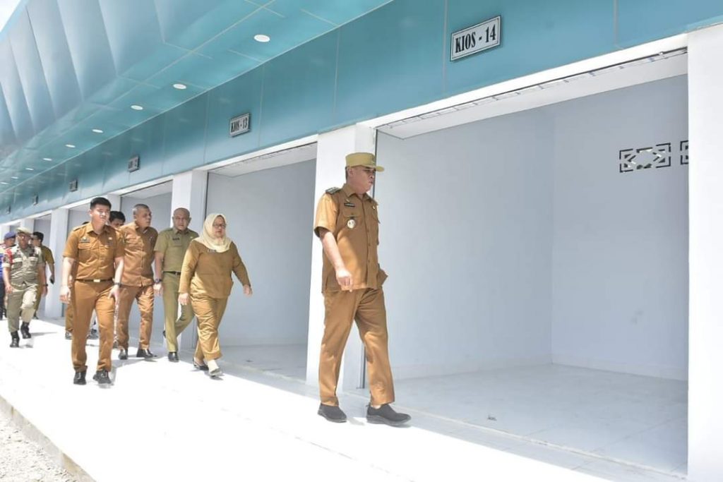 Bupati Madina Resmikan Kios Pasar Lama
