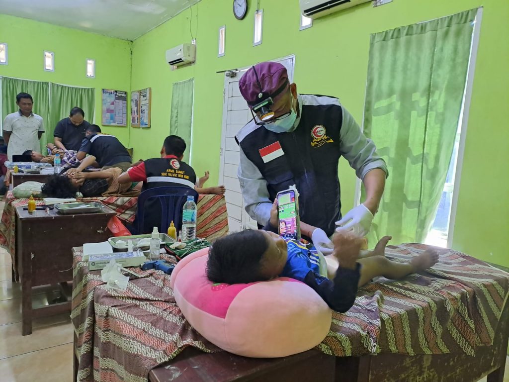 Peringati Isra Miraj, ARMII dan BKM Ar Ridho Polonia Gelar Sunatan Massal