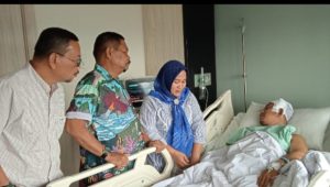 Ketua Dewan Pembina JMSI Jenguk Pemred Pewarta yang Jalani Perawatan di Rumah Sakit