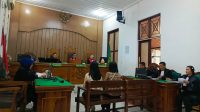 Sidang Penganiayaan Mahasiswi di Parkiran Mall Center Point, Hakim Tegur Ibu Terdakwa