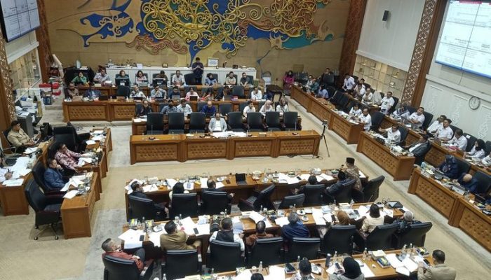 Baleg DPR Sahkan Revisi UU Pilkada, Hanya PDI-P yang Menolak